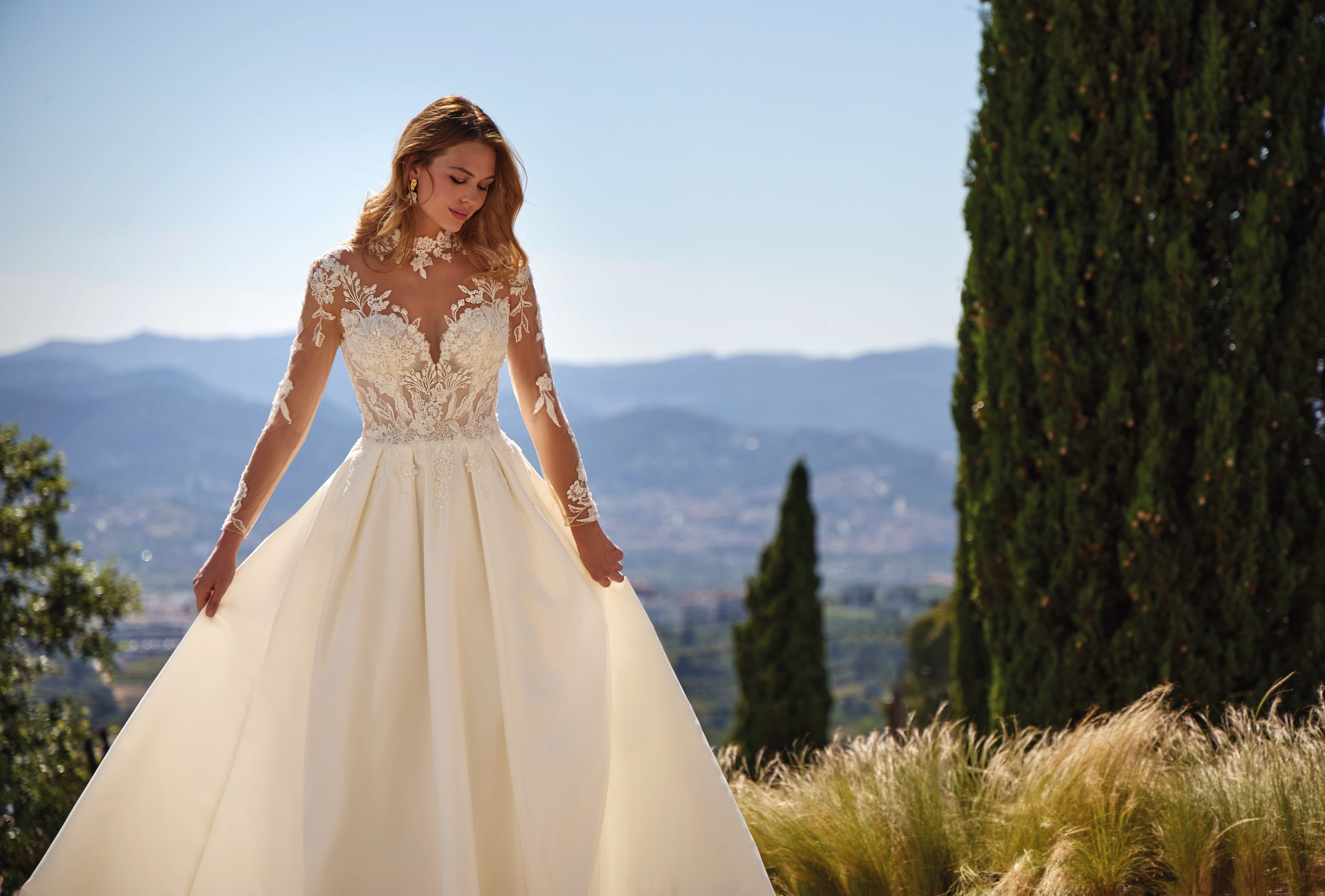 Schlichtes & elegantes Brautkleid aus fließendem Chiffon