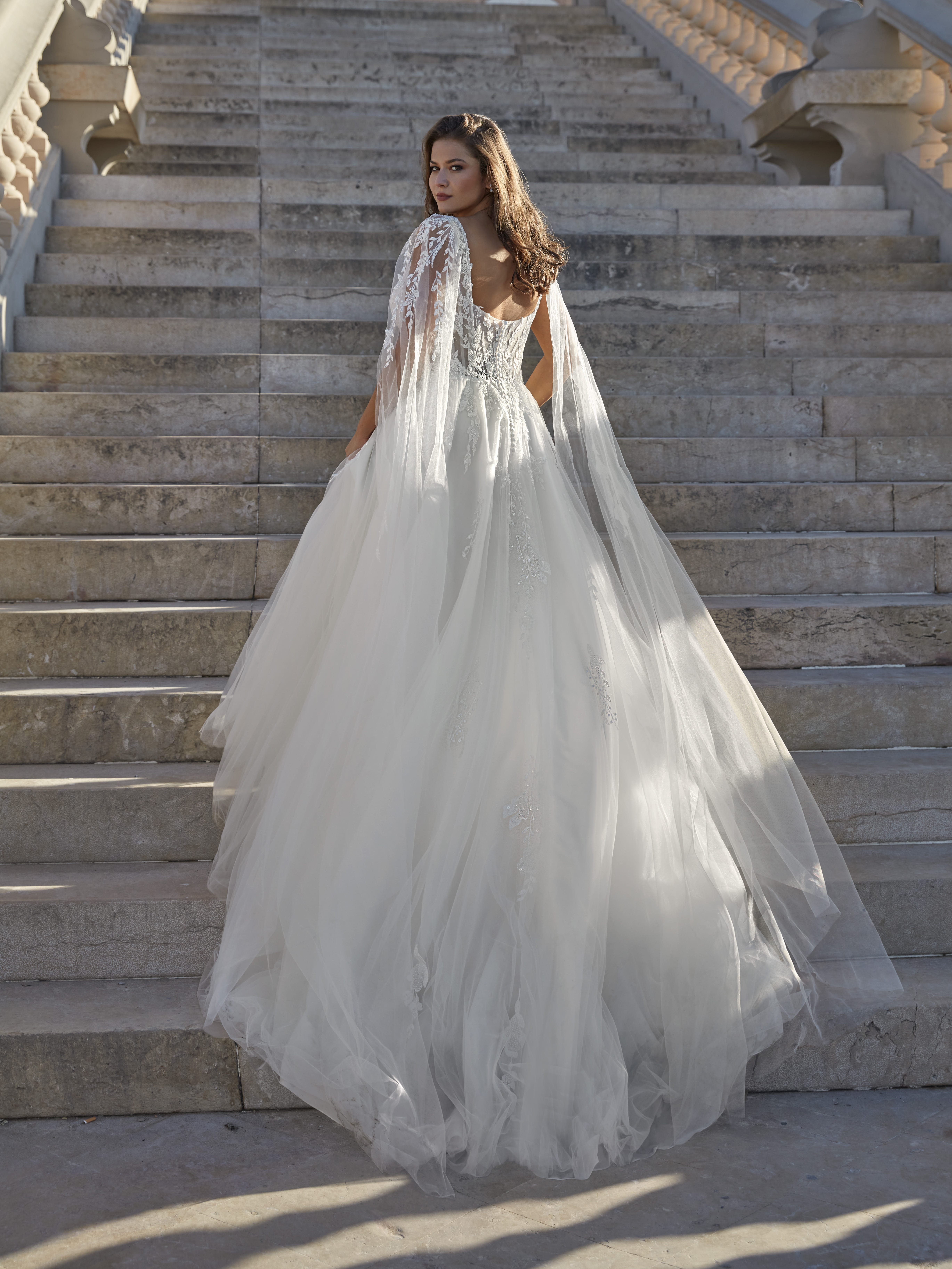 Romantisches Brautkleid mit Carmen-Ausschnitt